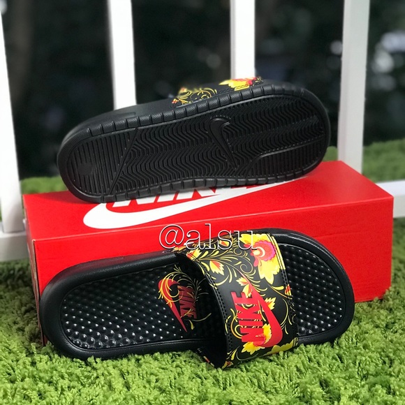 NWT Nike Benassi F University Red Black WMNS - Picture 6 of 8